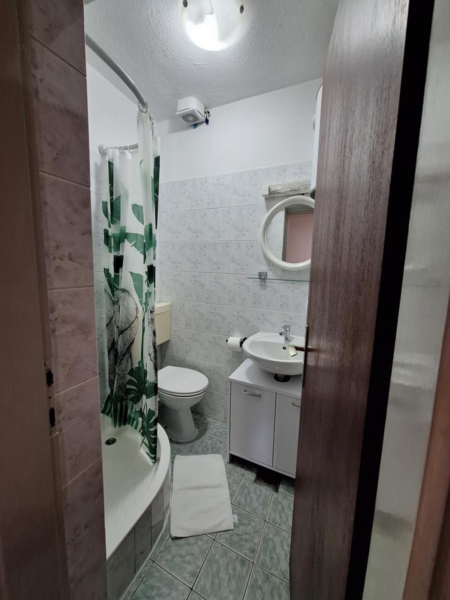 Apartmani Lisicina Omis Luaran gambar