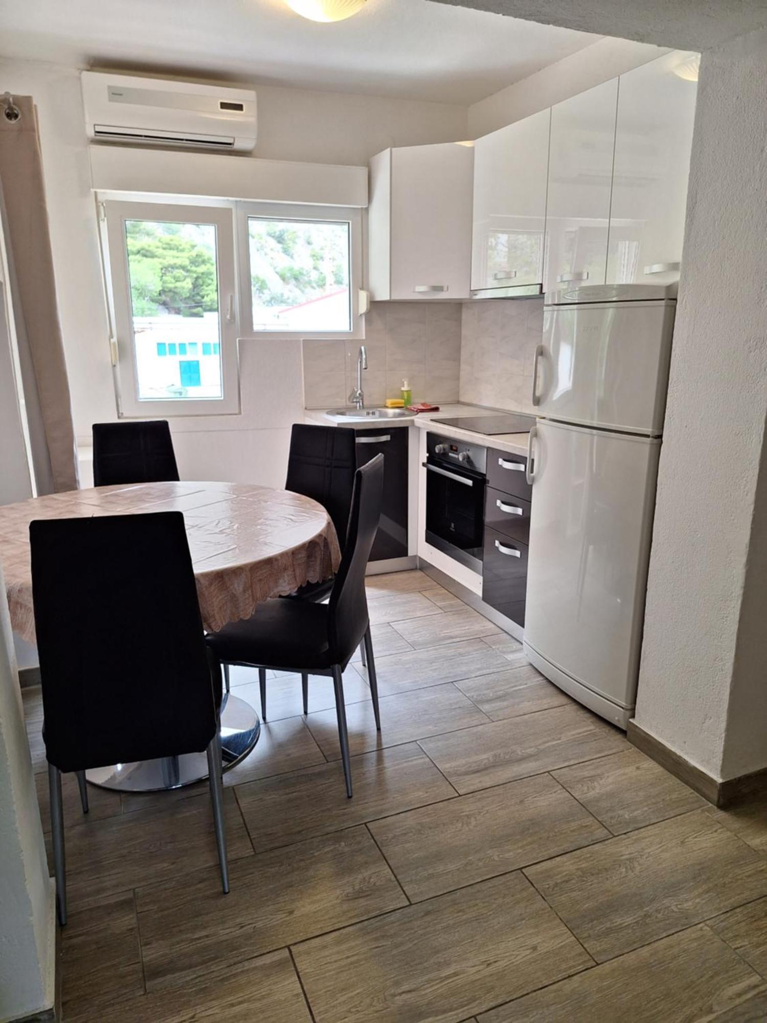 Apartmani Lisicina Omis Luaran gambar