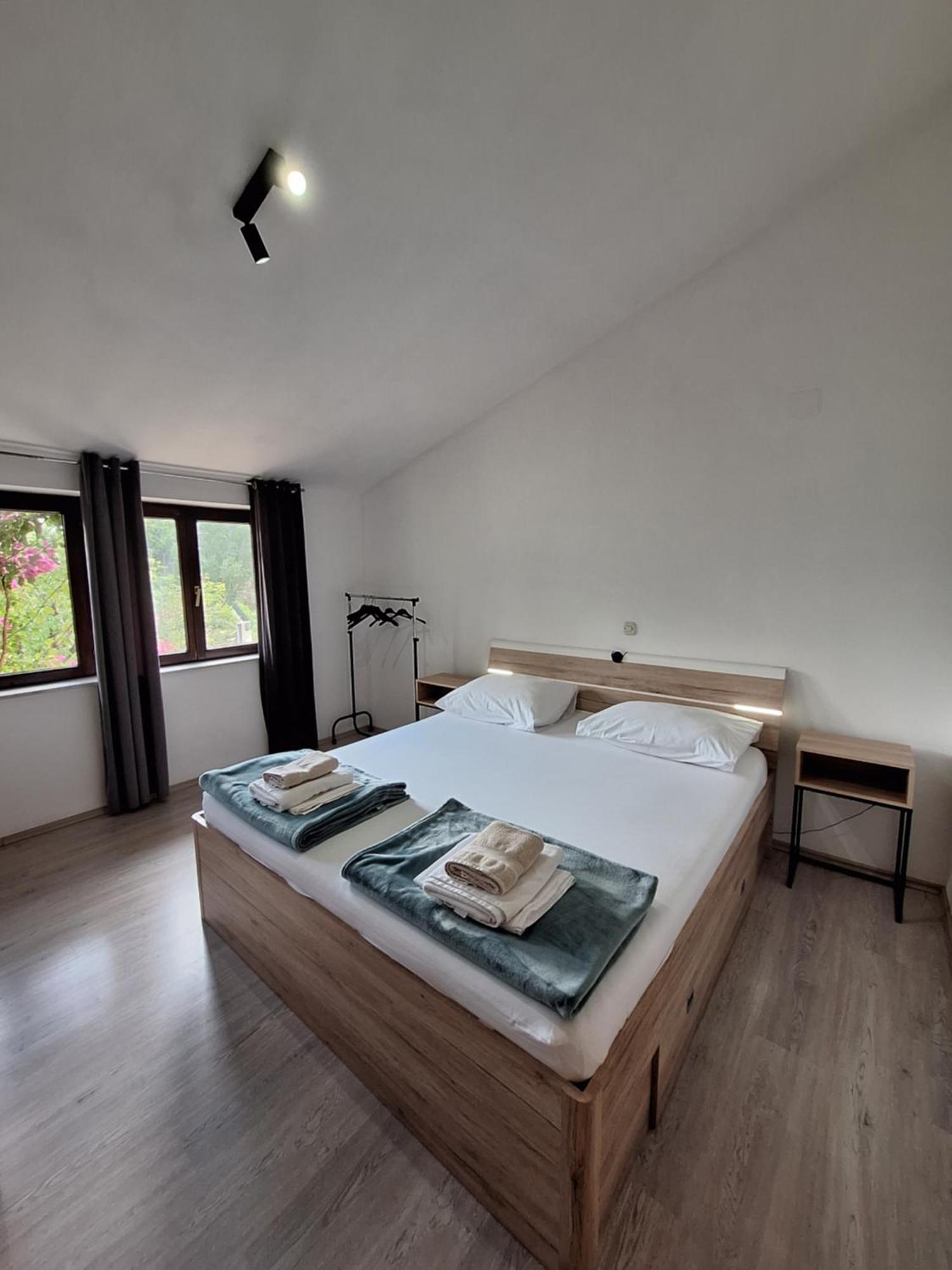 Apartmani Lisicina Omis Luaran gambar