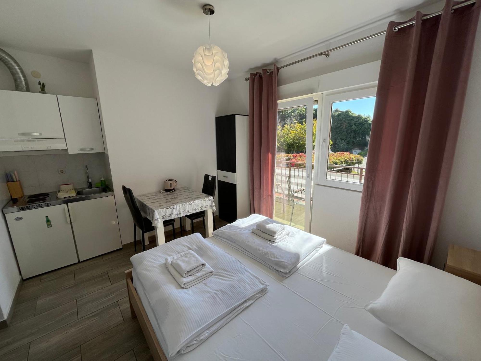 Apartmani Lisicina Omis Luaran gambar